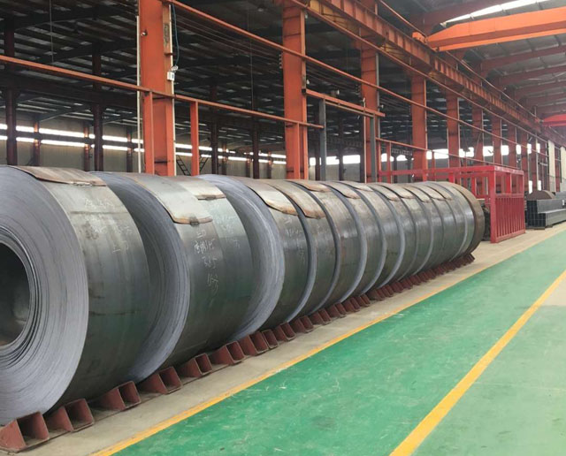 西区方矩管生产母材